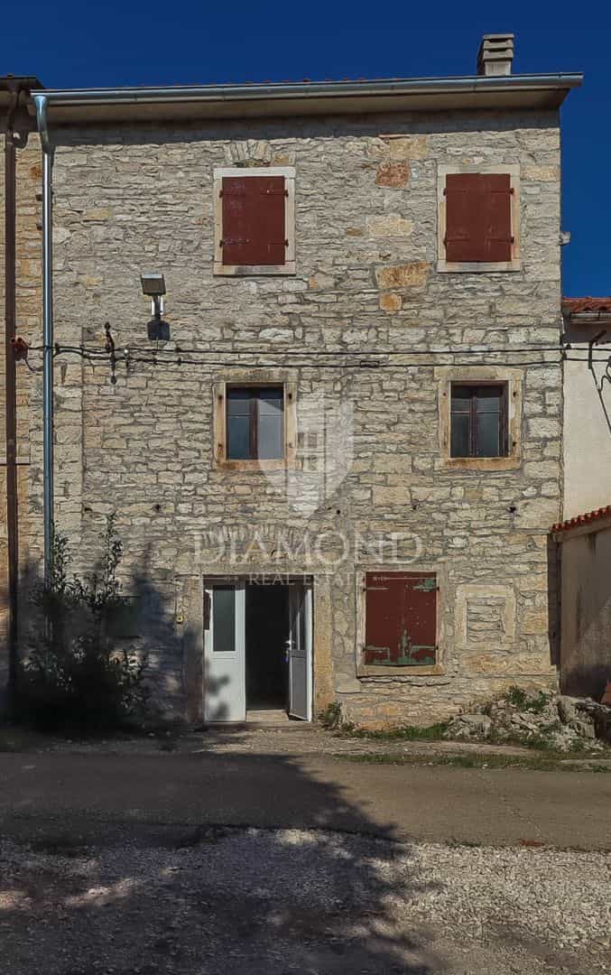 casa en Kanfanar, Istarska Županija 12105520