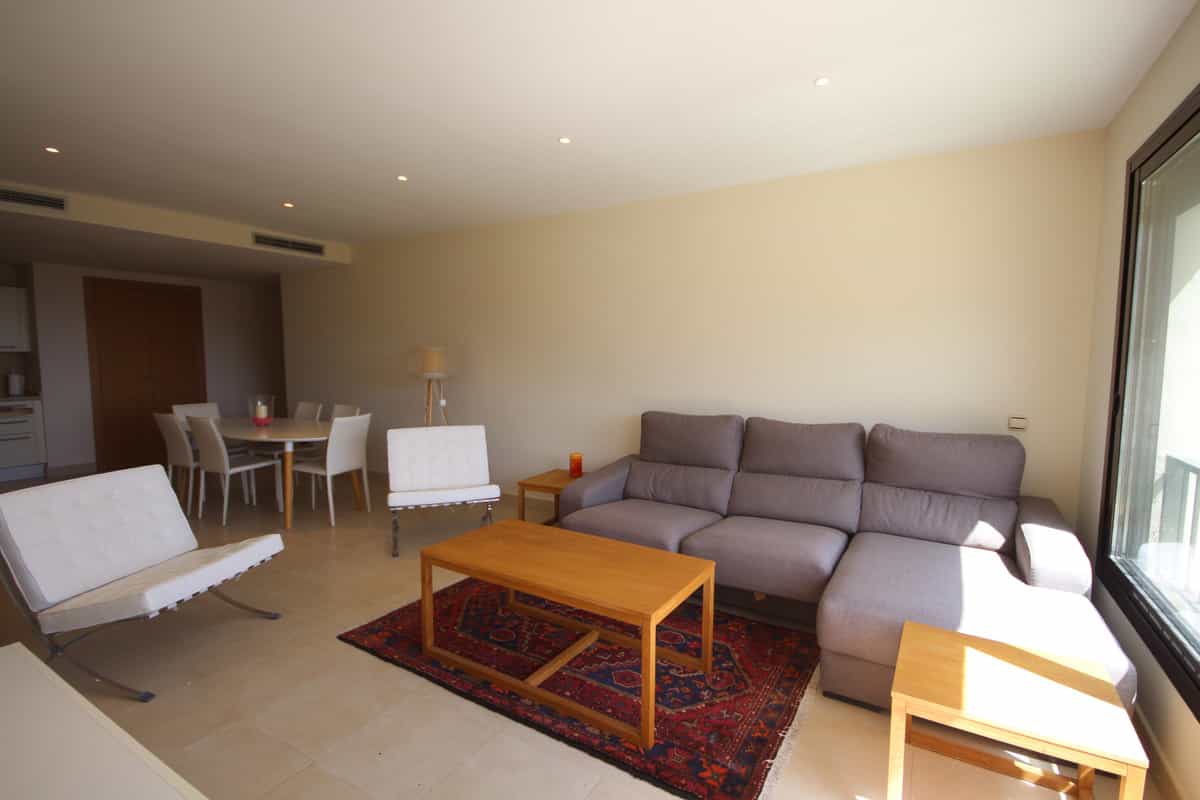 Condominium in , Andalucía 12105709