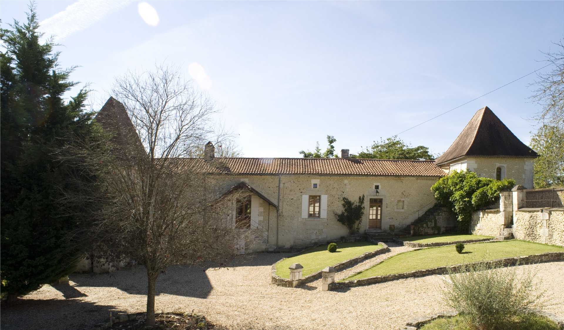 Casa nel Tocane-Saint-Apre, Nouvelle-Aquitaine 12106426