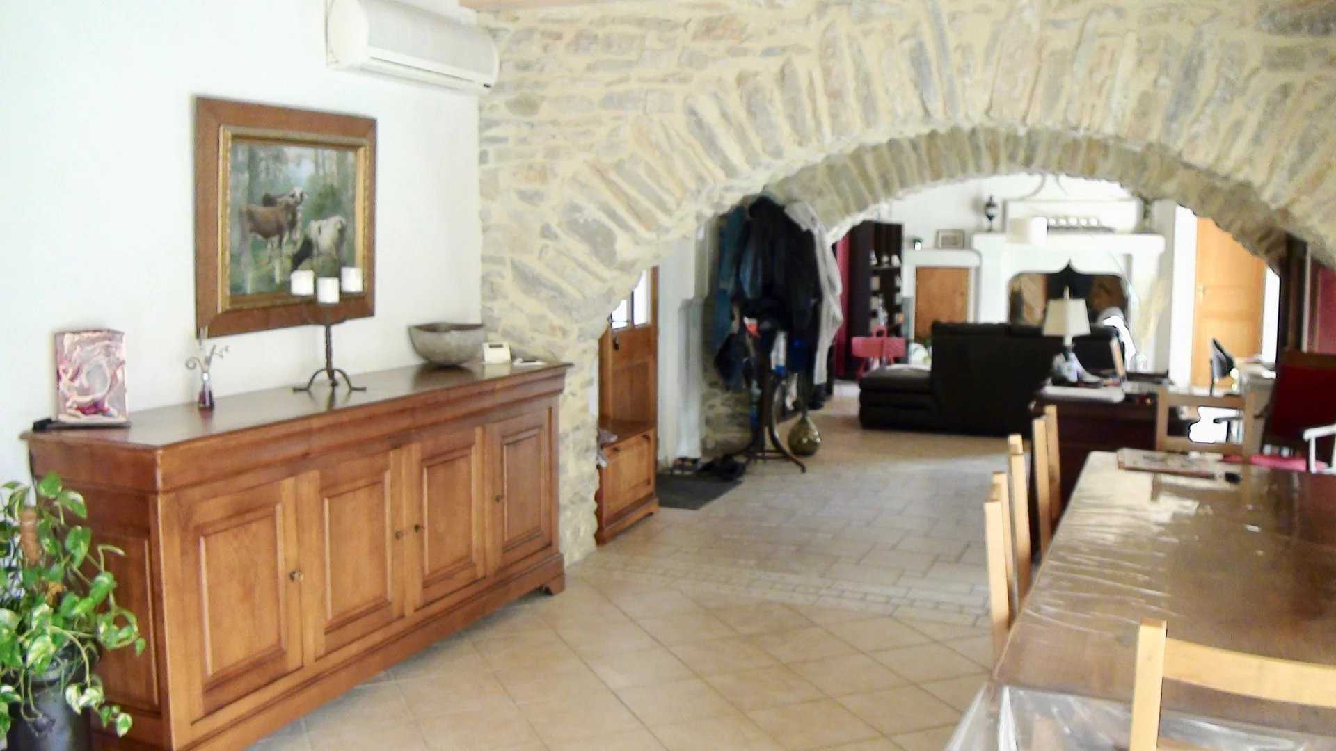 मकान में Olonzac, Occitanie 12106439