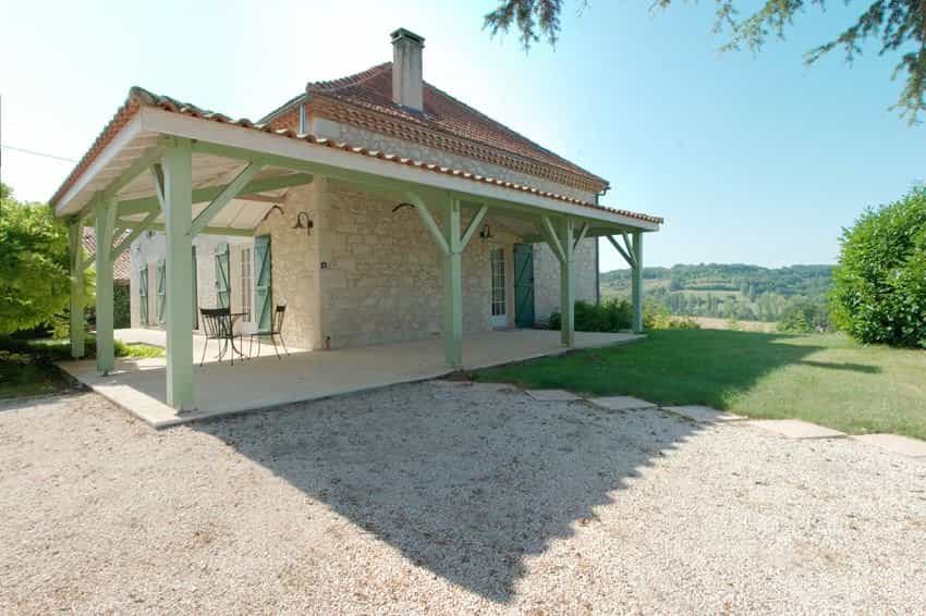 House in Laroque-Timbaut, Nouvelle-Aquitaine 12106443