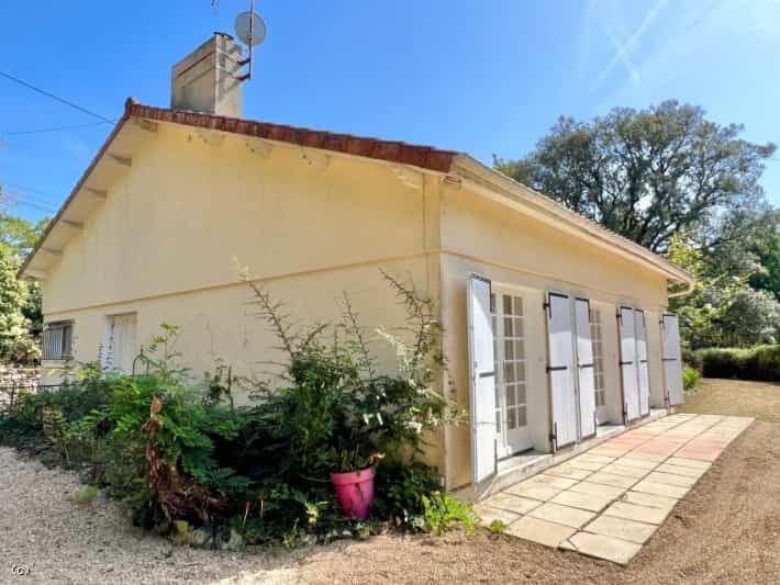House in Ruffec, Nouvelle-Aquitaine 12106444