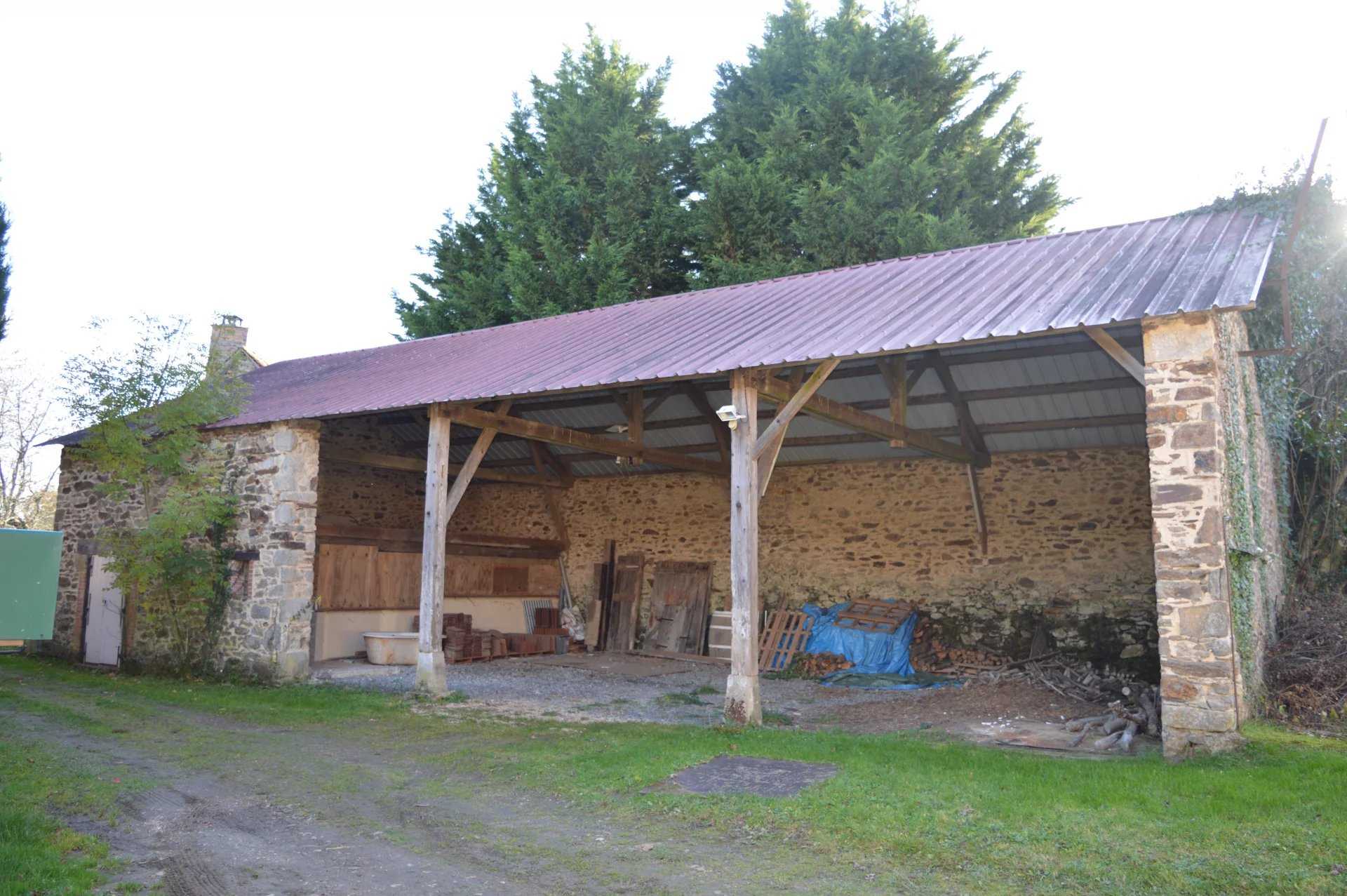 House in Ladignac-le-Long, Nouvelle-Aquitaine 12106975