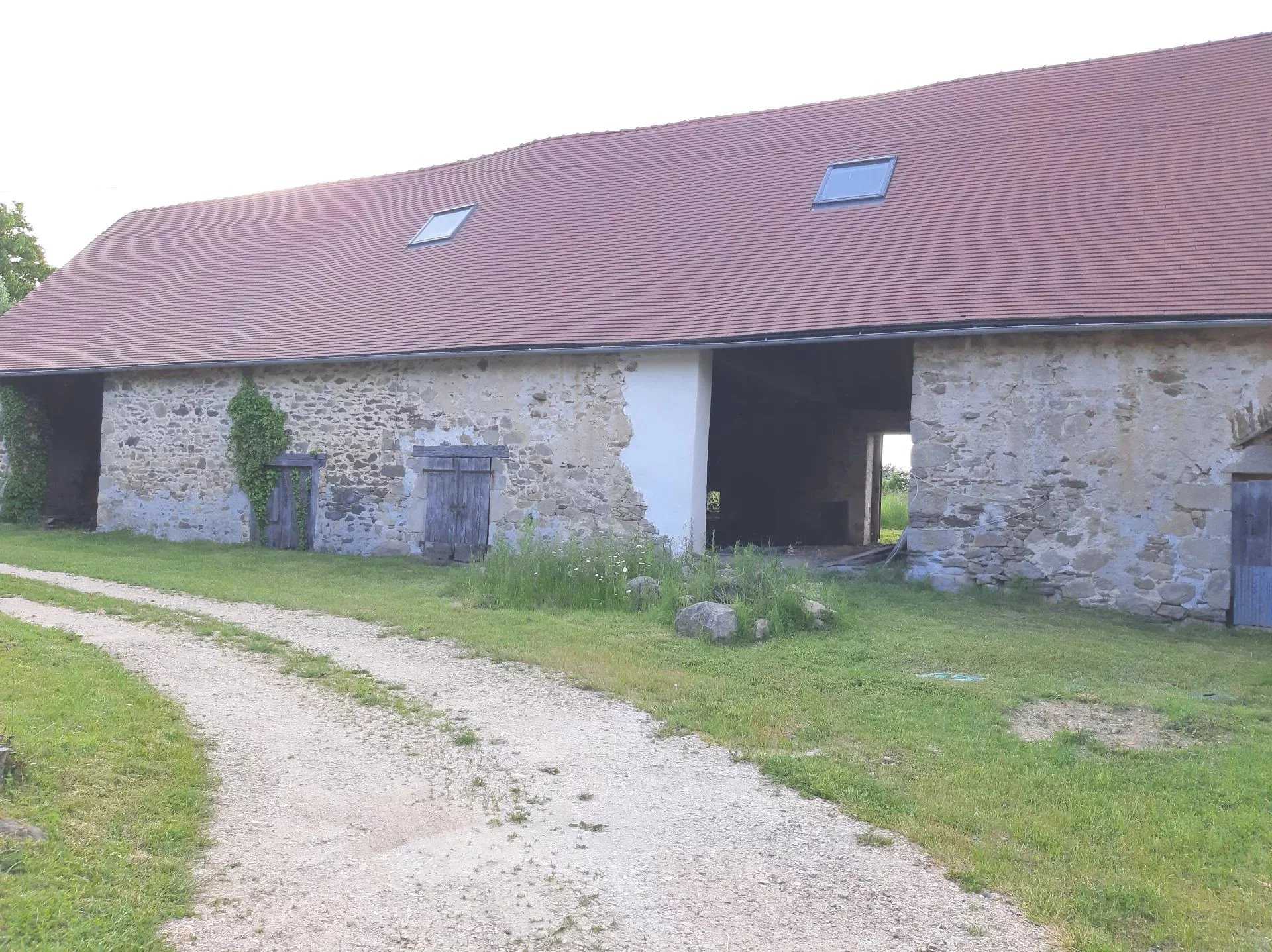 Huis in Ladignac-le-Long, Nouvelle-Aquitaine 12106975