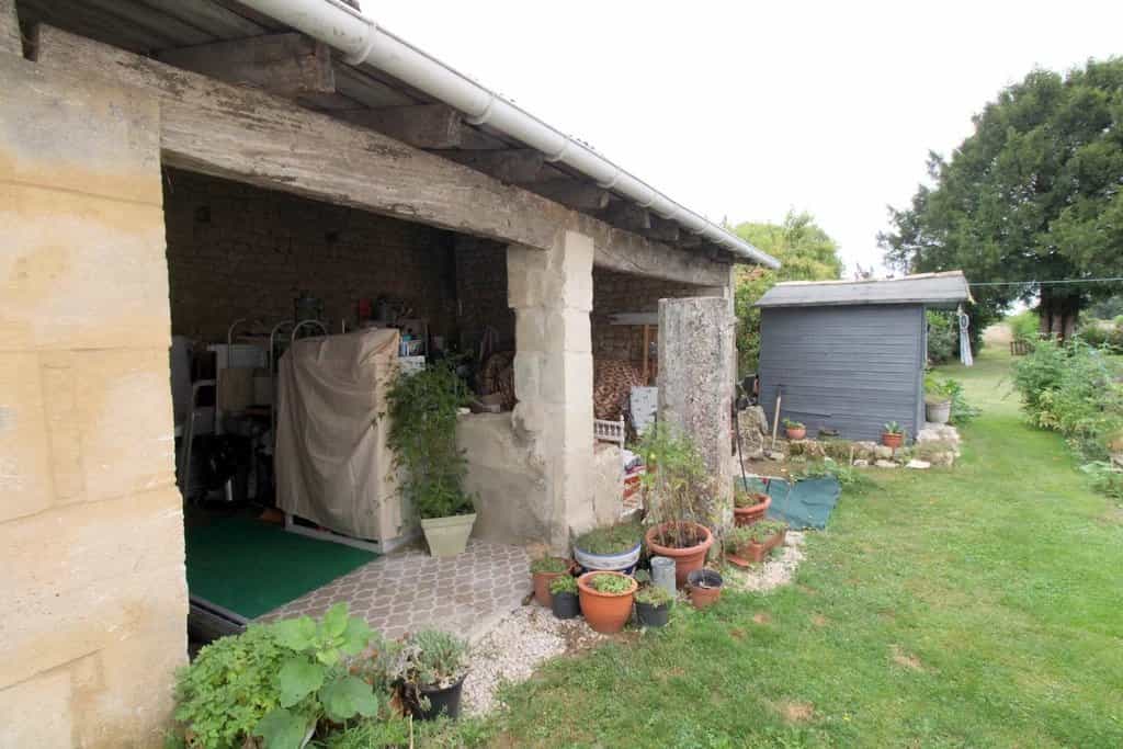 Rumah di Jonzac, Nouvelle-Aquitaine 12106980
