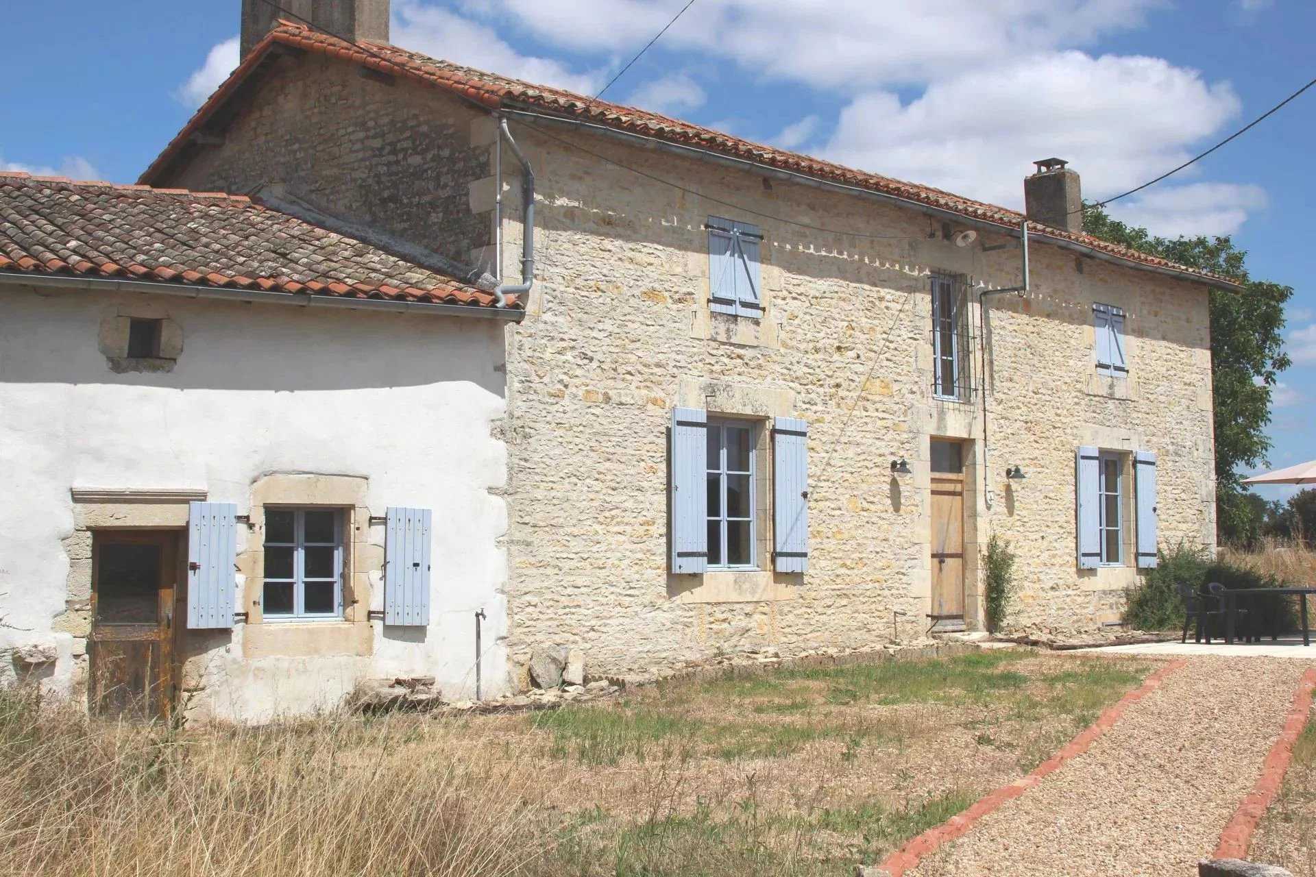 rumah dalam Civray, Nouvelle-Aquitaine 12106999