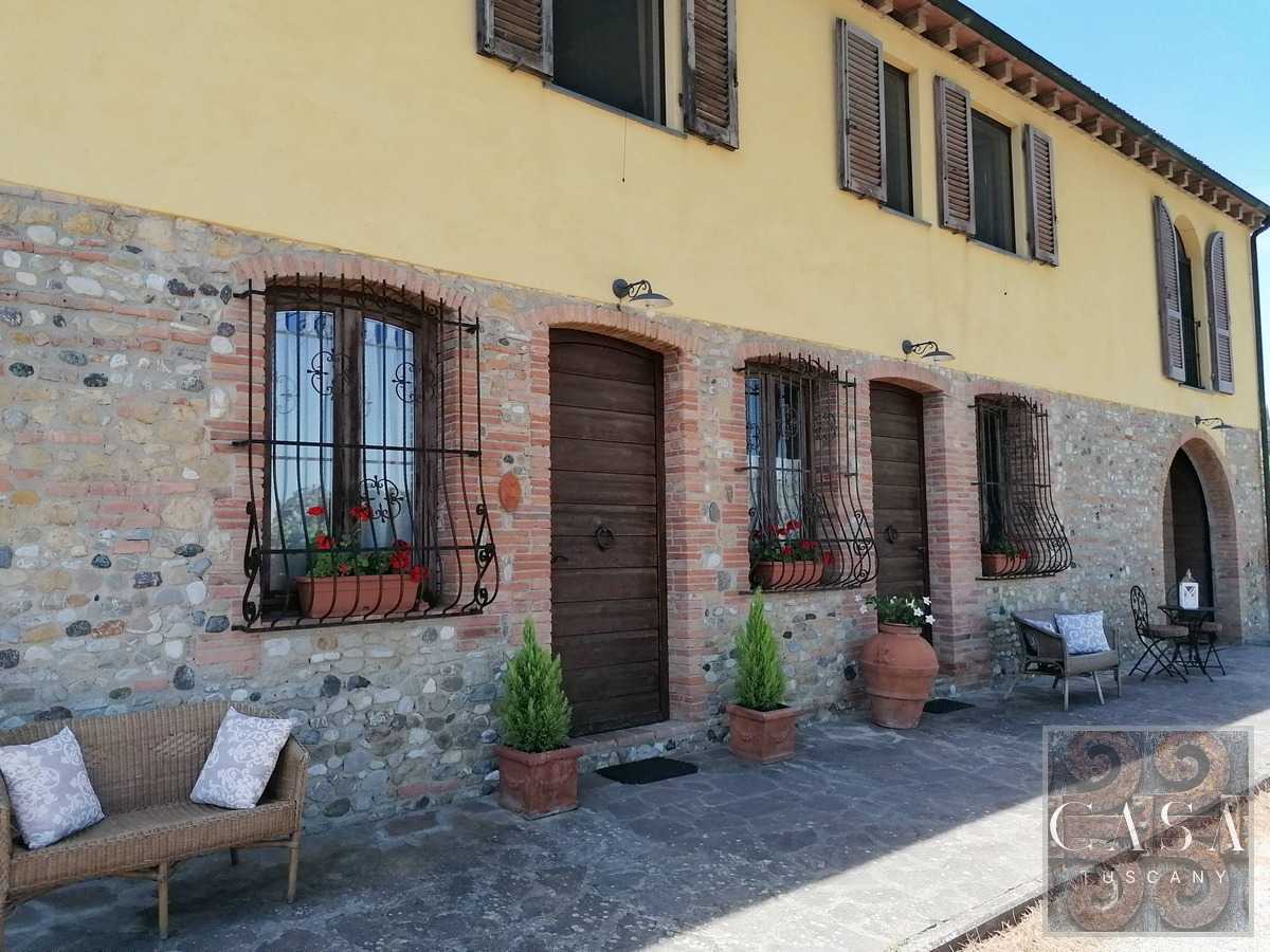rumah dalam San Gimignano, Tuscany 12107612