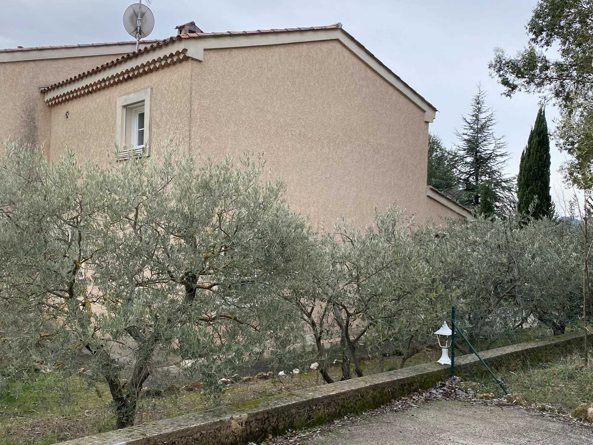 Hus i Auriol, Provence-Alpes-Cote d'Azur 12107766