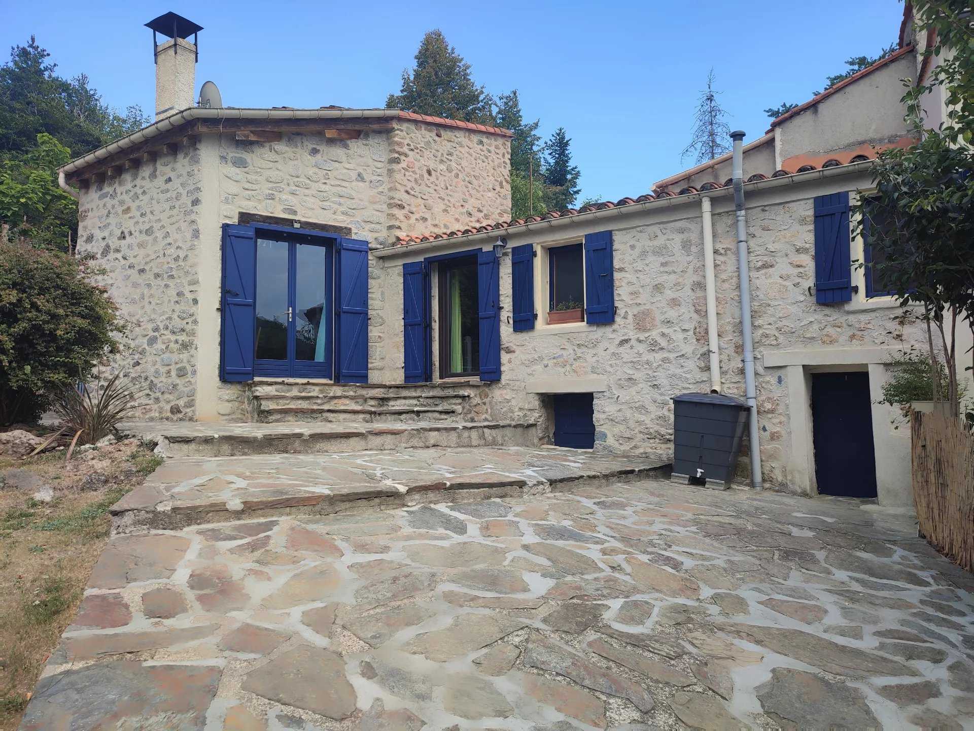 casa no Saint-Laurent-de-Cerdans, Occitanie 12107774