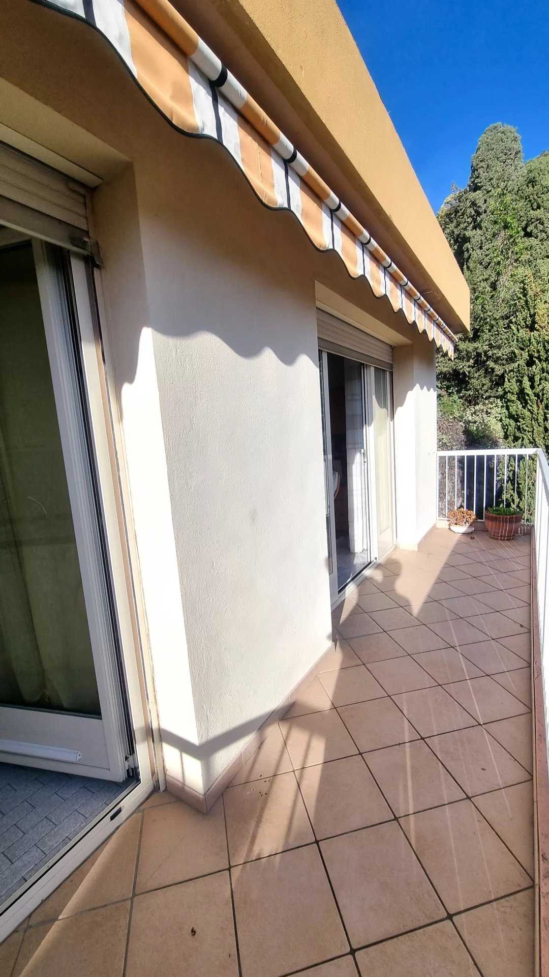Condominium in Menton, Provence-Alpes-Cote d'Azur 12107784
