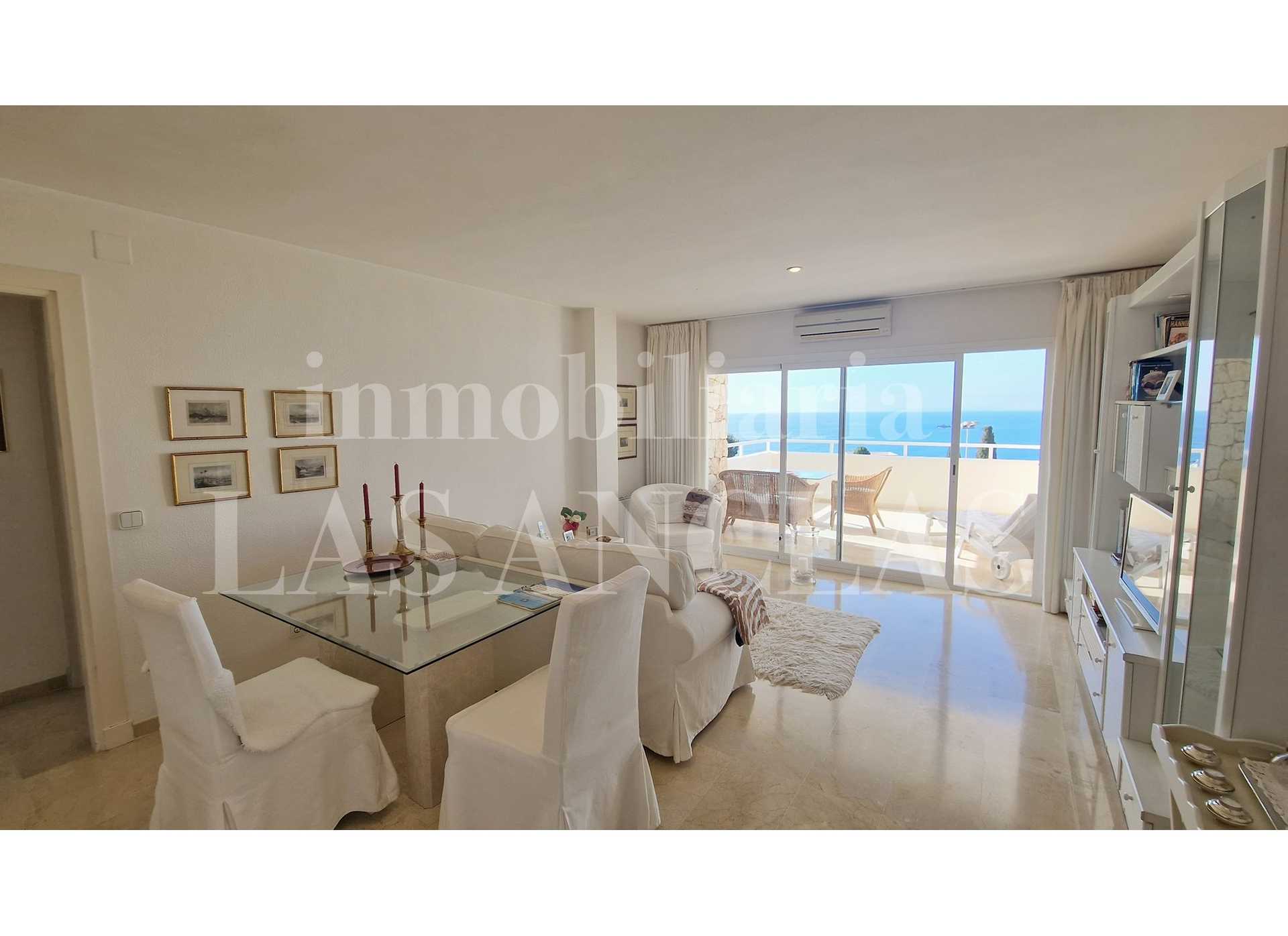 Condominium in Santa Eulalia del Rio, Balearic Islands 12108016