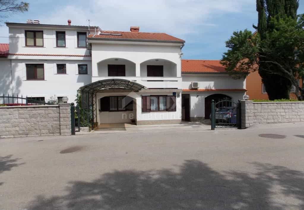 Житлова в Malinska, Primorje-Gorski Kotar County 12108136