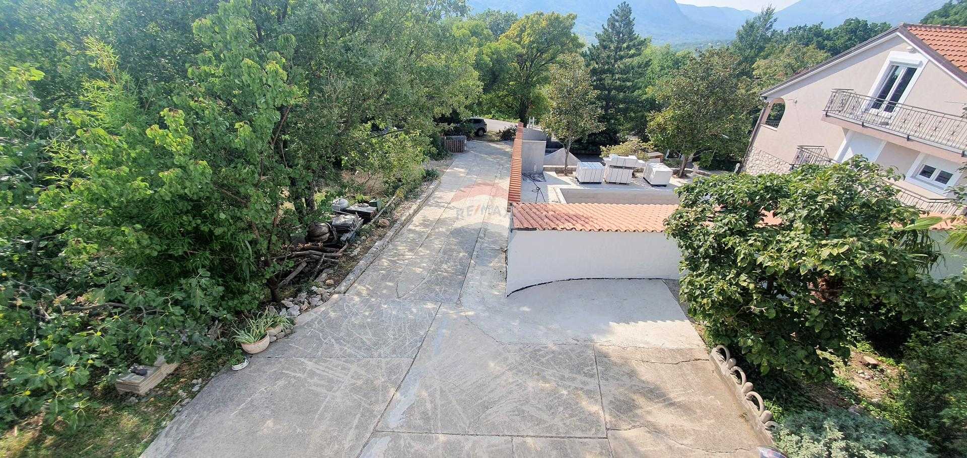 房子 在 Grižane, Primorsko-goranska županija 12108504