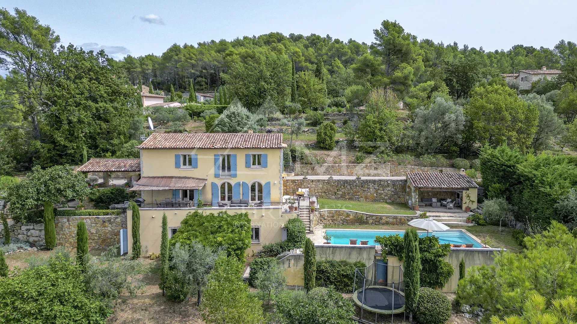 Rumah di Fayence, Provence-Alpes-Cote d'Azur 12108972