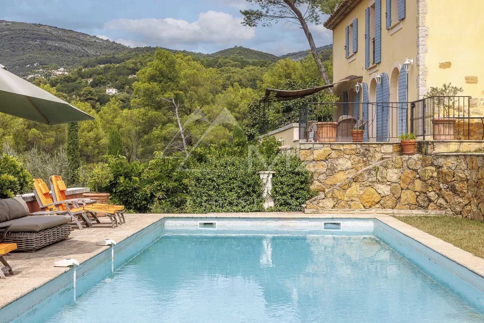 Hus i Fayence, Provence-Alpes-Cote d'Azur 12108972
