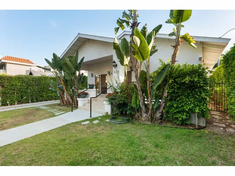 House in Santa Monica, California 12109215