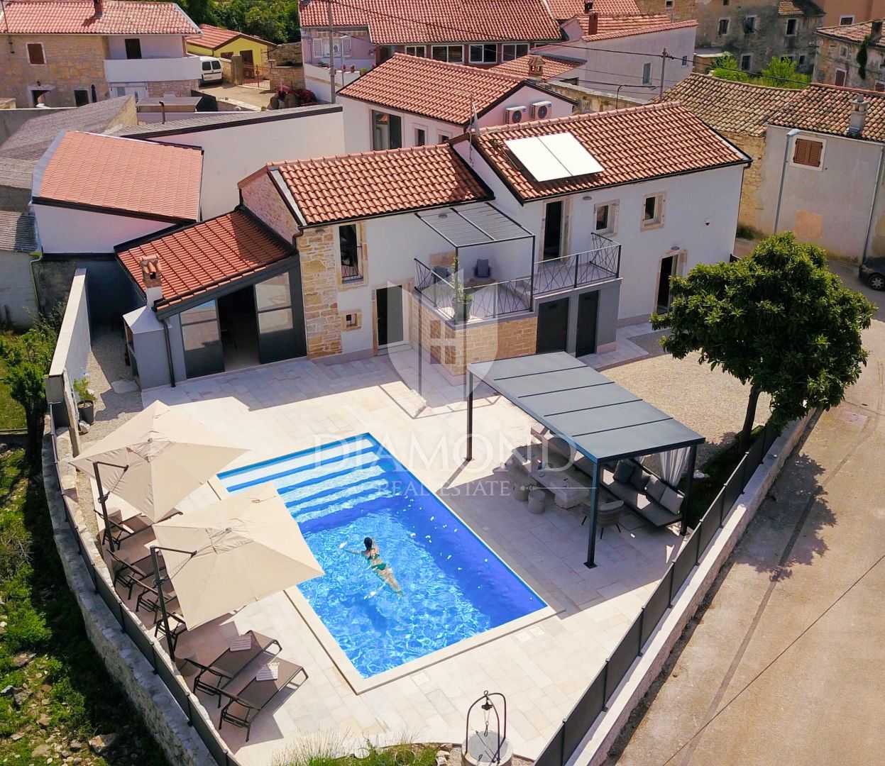 Будинок в Kanfanar, Istria County 12109257