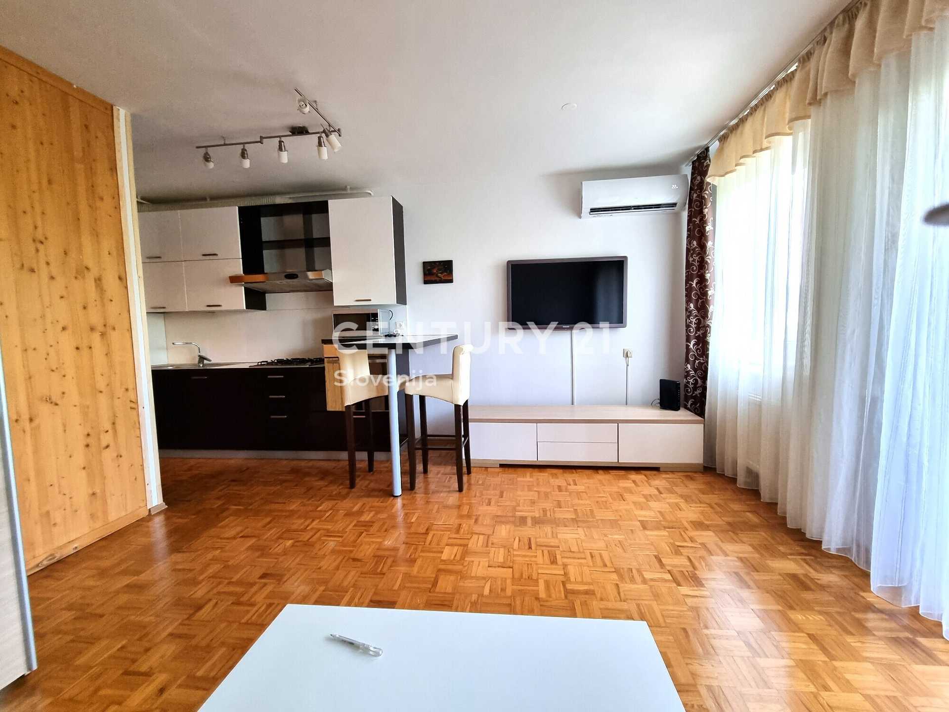 Condominium in Fuzine, Ljubljana 12110225