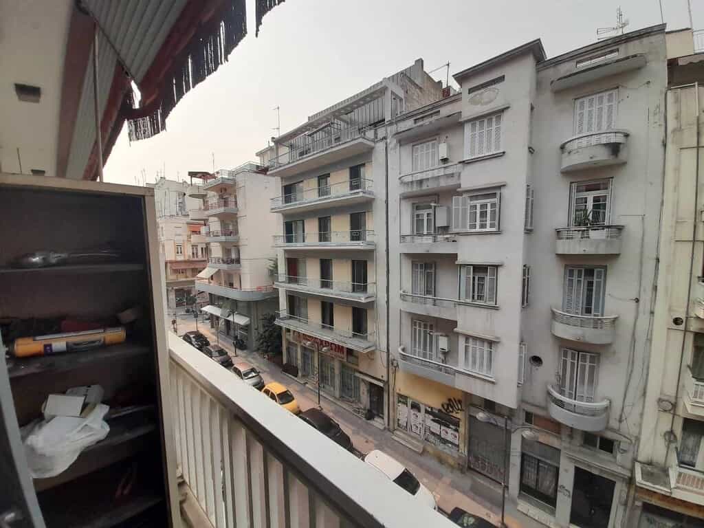 Condominium in Thessaloniki, Kentriki Makedonia 12111053