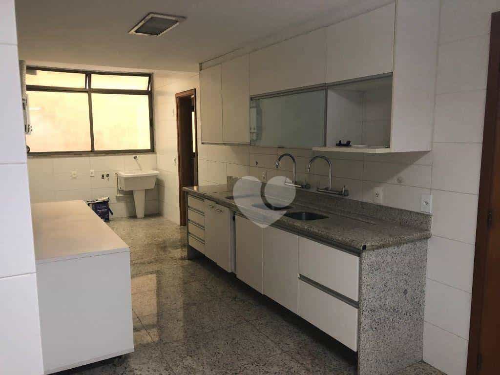 Condominium dans Récréio dos Bandeirantes, Rio de Janeiro 12111357