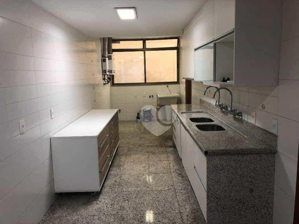 Condominium dans Récréio dos Bandeirantes, Rio de Janeiro 12111357