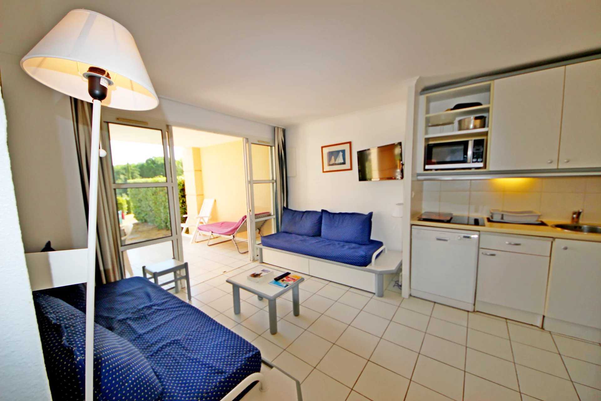 公寓 在 阿蓋, 普羅旺斯-阿爾卑斯-藍色海岸 12112000