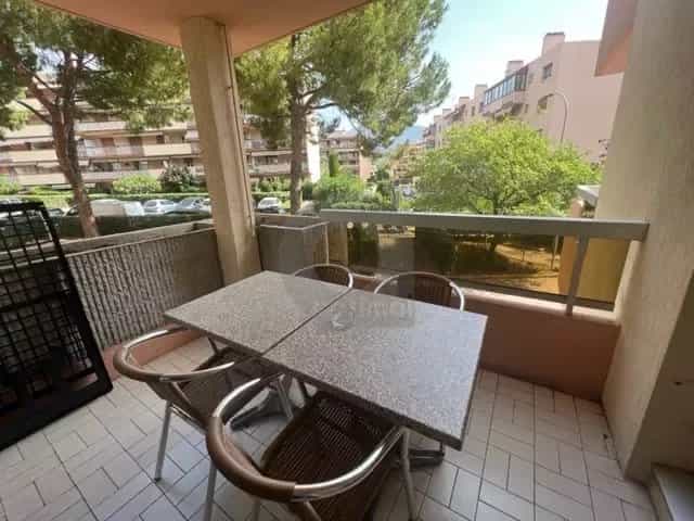 Condominium dans Cap-Martin, Provence-Alpes-Côte d'Azur 12112047
