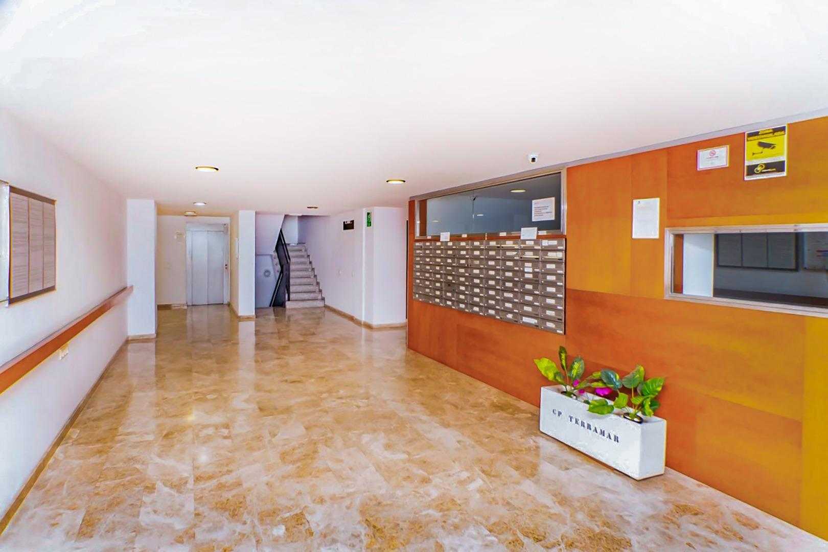 Condominium in Roquetas de Mar, Andalusia 12112282