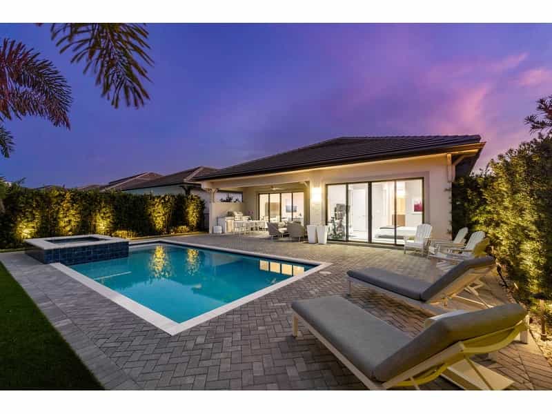 Dom w West Palm Beach, Florida 12112286