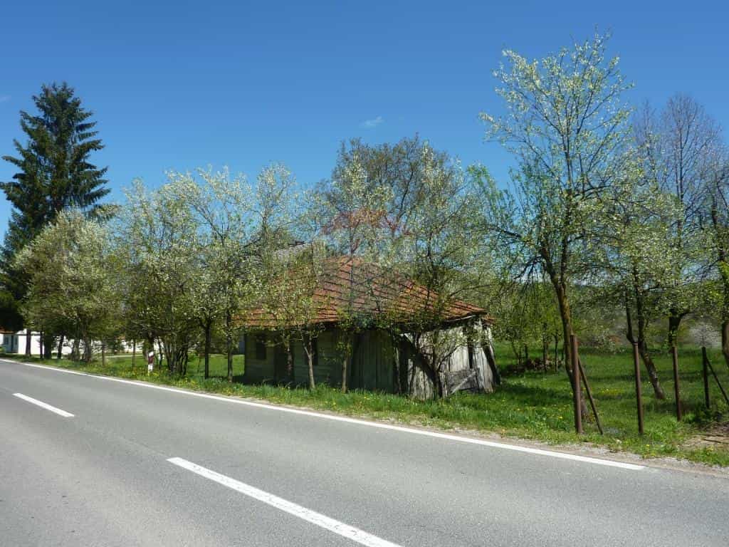 Land in Josipdol, Karlovacka Zupanija 12112817