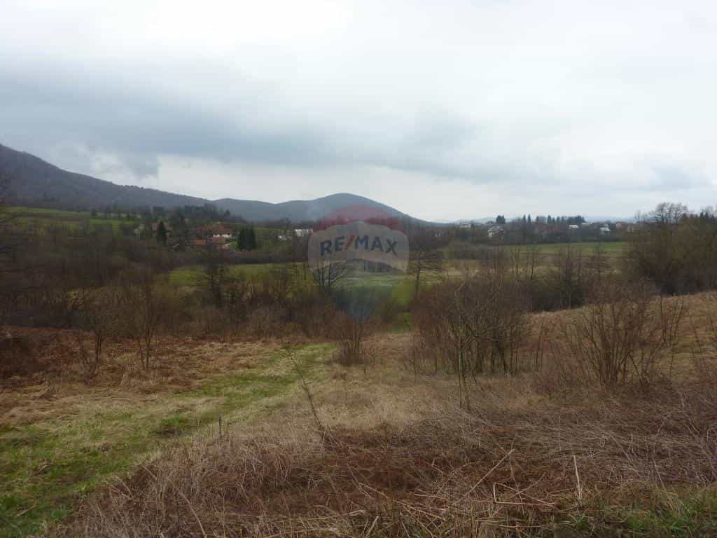 土地 在 Josipdol, Karlovačka županija 12112817