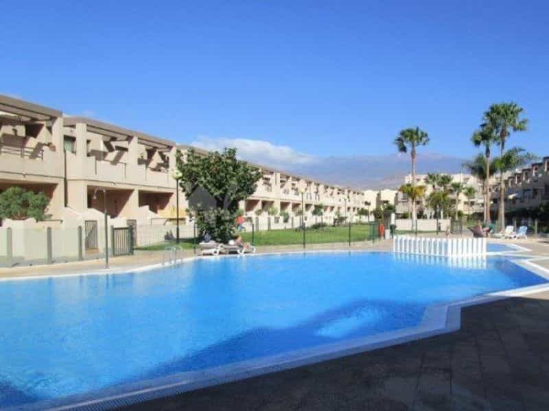 Condominium in El Medano, Canary Islands 12113358