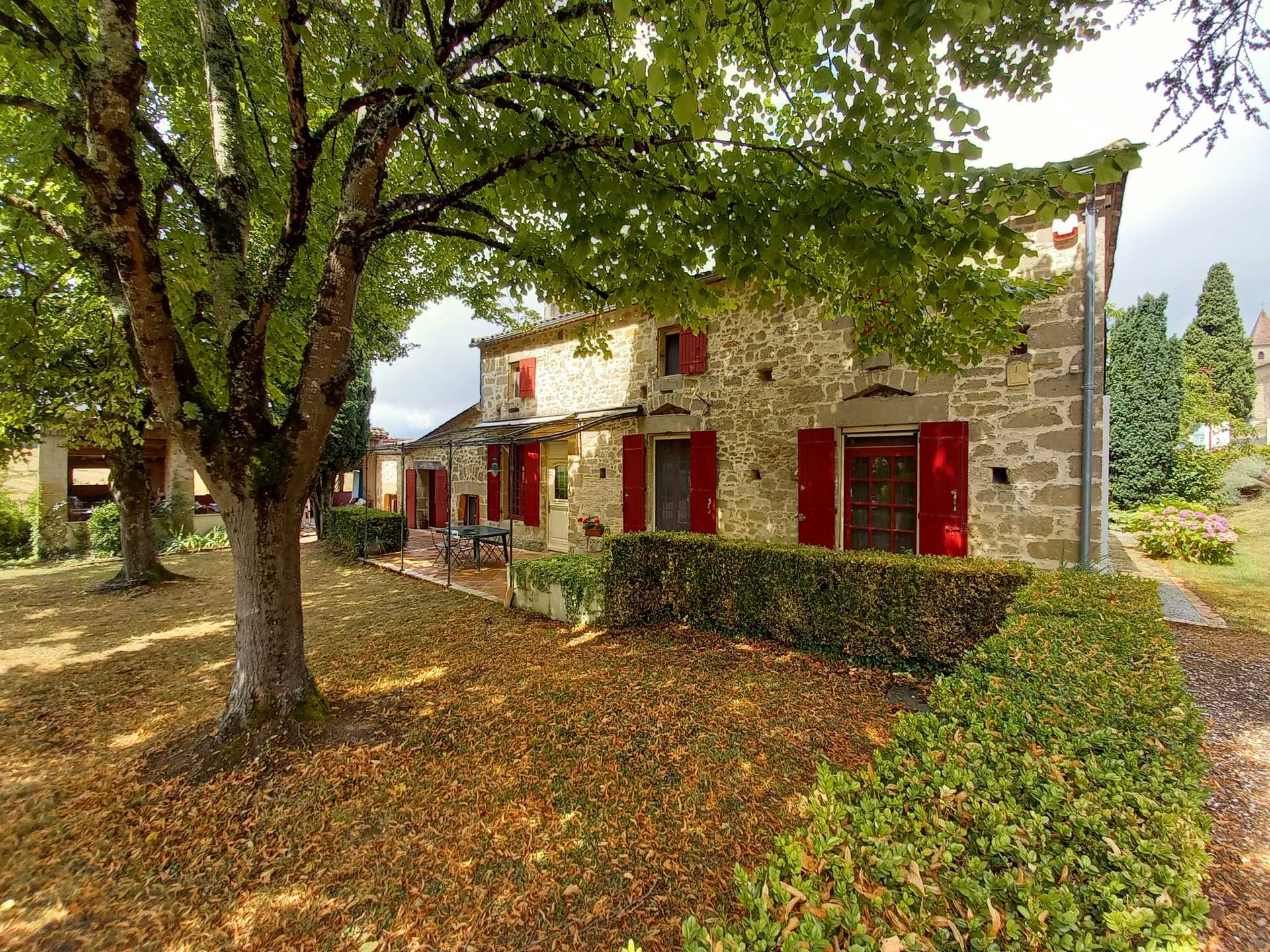 بيت في Sérignac-Péboudou, Nouvelle-Aquitaine 12113504