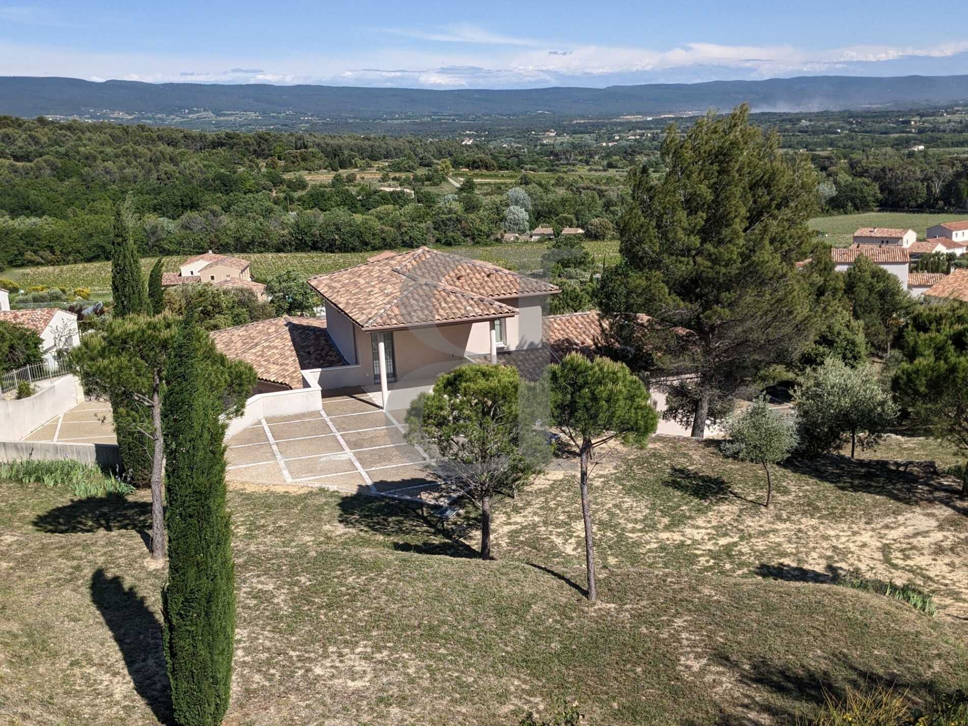 Talo sisään Crillon-le-Brave, Provence-Alpes-Côte d'Azur 12113583