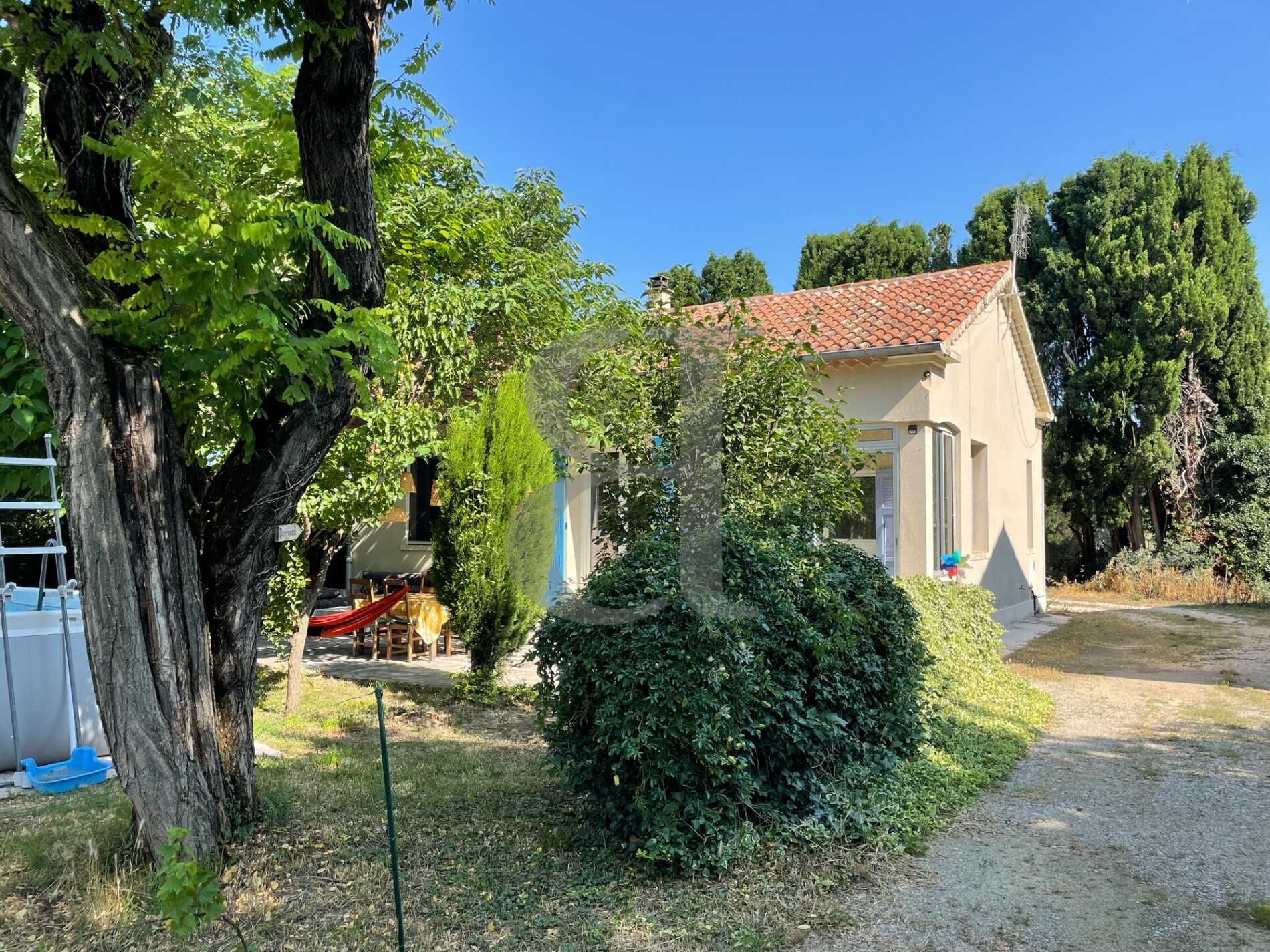Dom w Sainte-Cécile-les-Vignes, Provence-Alpes-Côte d'Azur 12113707