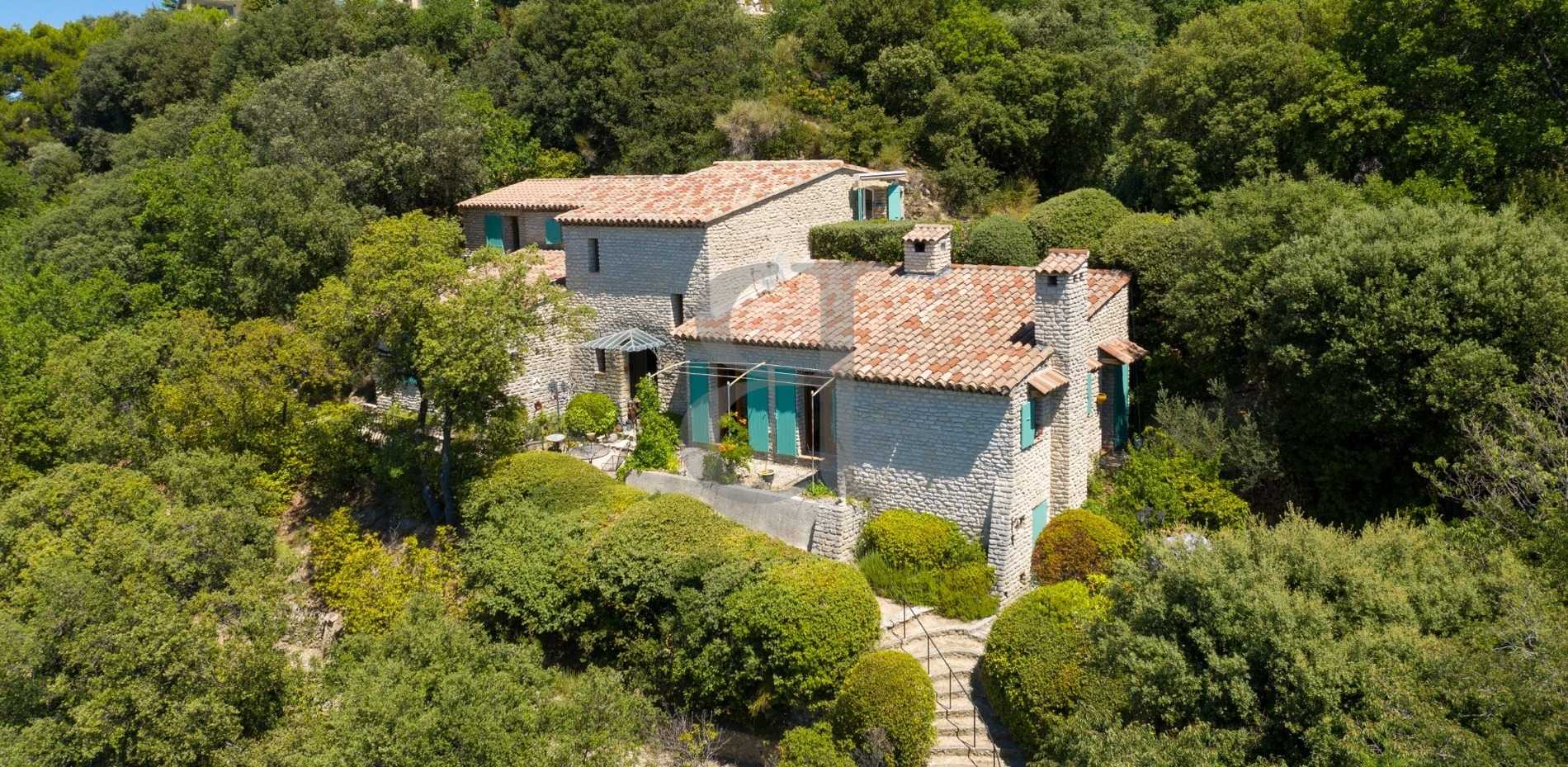 Casa nel Vaison-la-Romaine, Provence-Alpes-Côte d'Azur 12113710