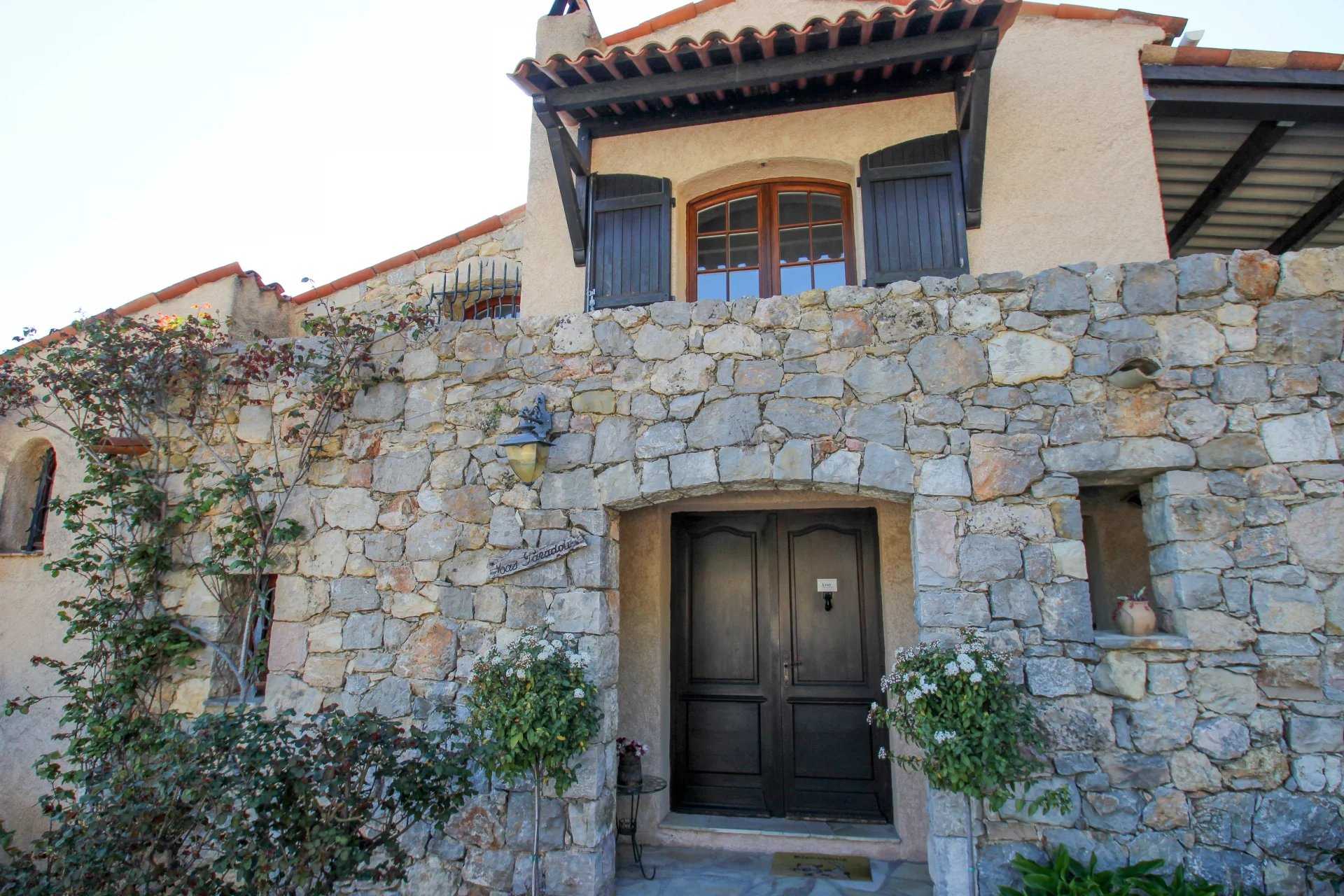 Hus i Seillans, Provence-Alpes-Côte d'Azur 12113741