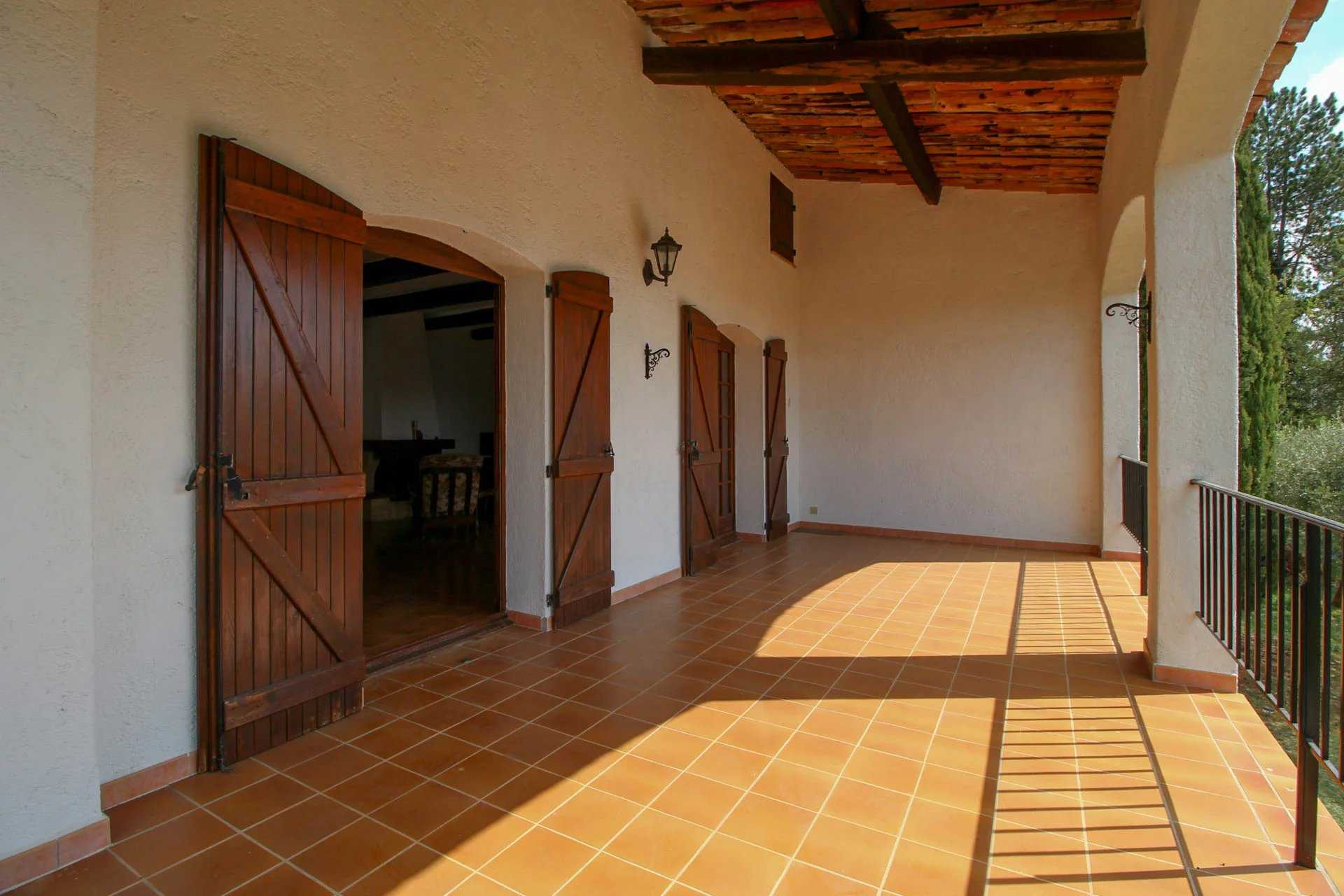 मकान में Montauroux, Provence-Alpes-Côte d'Azur 12113759
