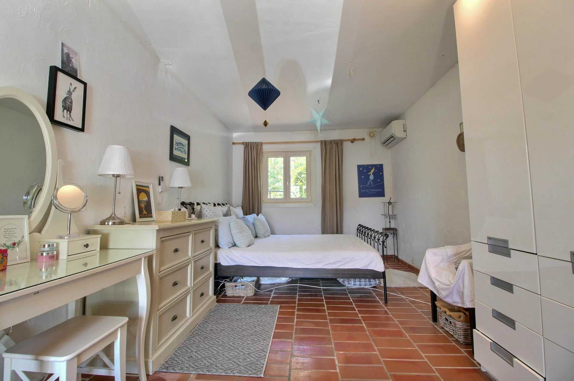 casa en Montauroux, Provence-Alpes-Côte d'Azur 12113768