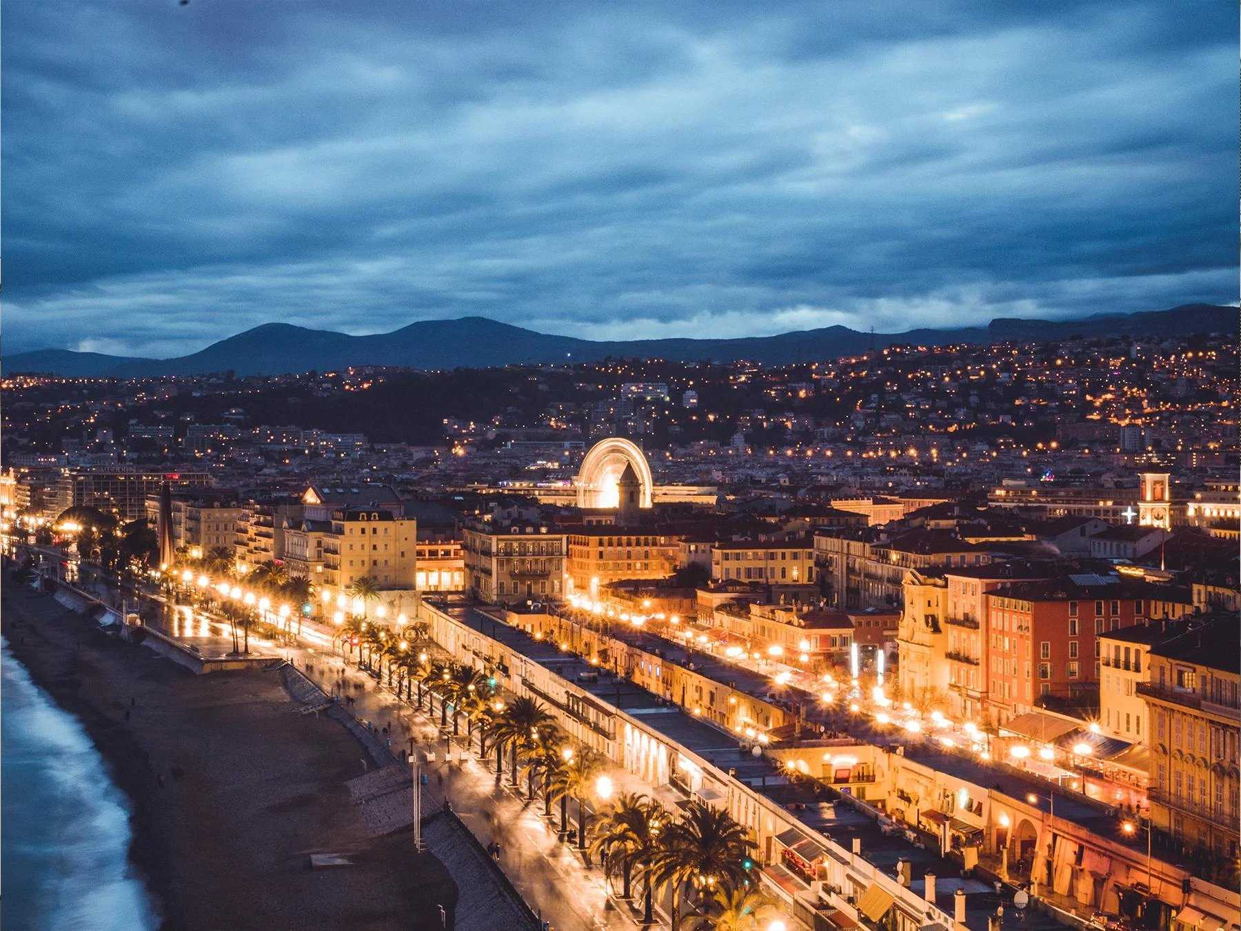 Condominium in Nice, Provence-Alpes-Cote d'Azur 12113776