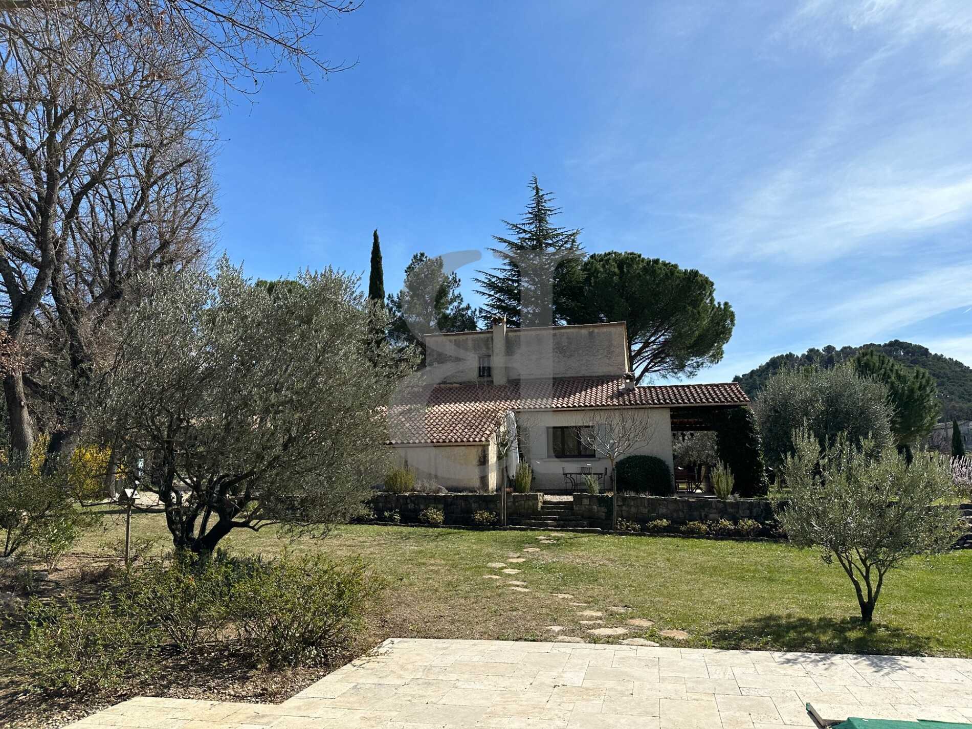 House in Vaison-la-Romaine, Provence-Alpes-Cote d'Azur 12114046