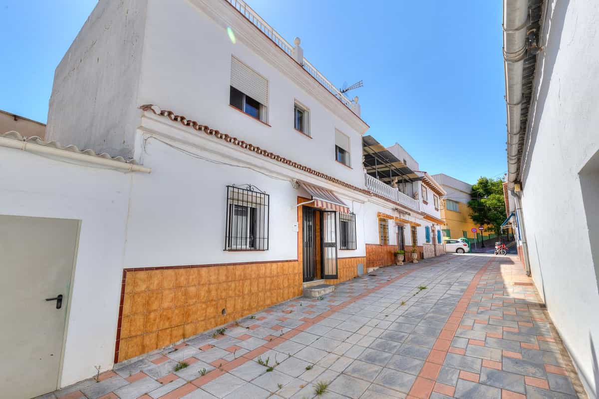 Будинок в Fuengirola, Andalusia 12115290