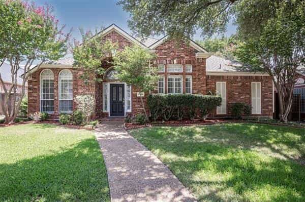 House in Addison, Texas 12116989