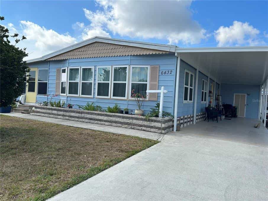 House in North Port, Florida 12117083
