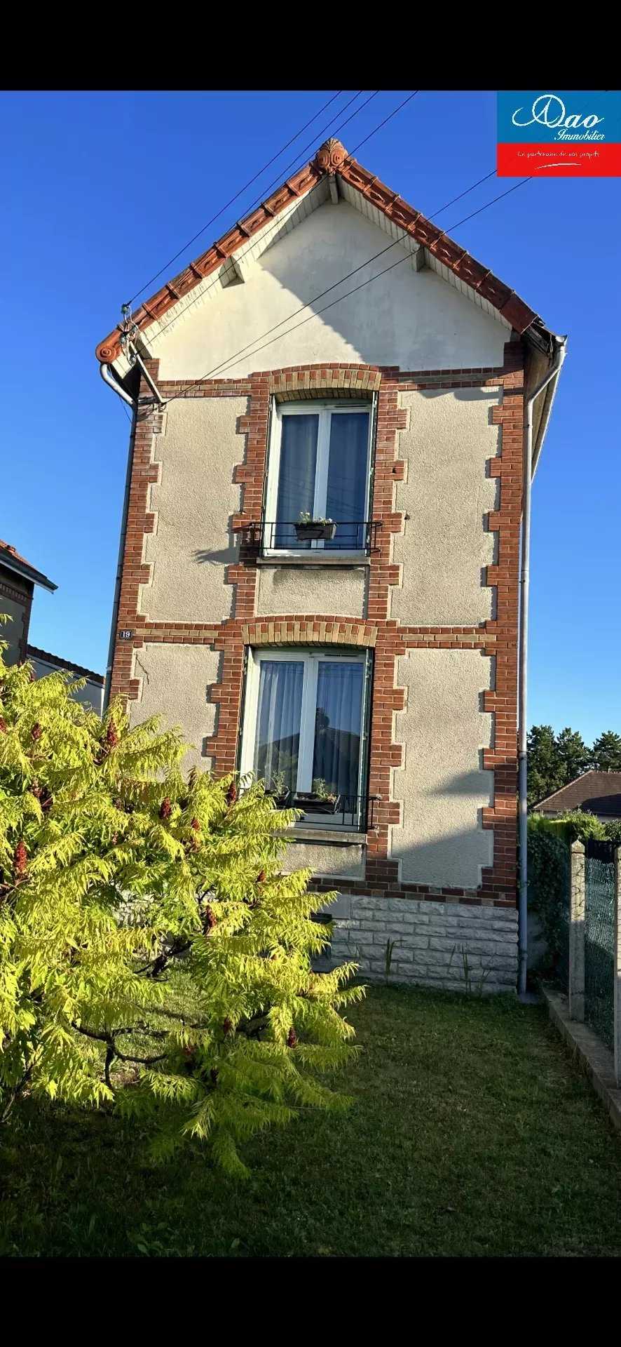 House in Les Noes-pres-Troyes, Grand Est 12117351