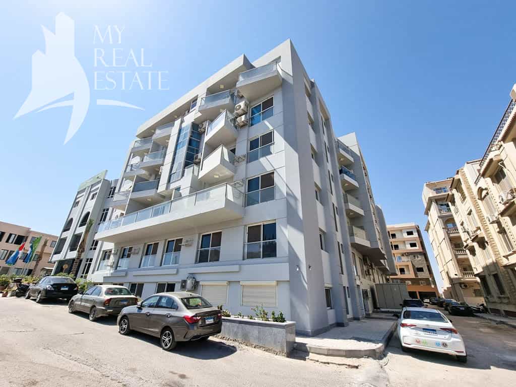 Condominium in Al Ghardaqah, Al Bahr al Ahmar 12117433