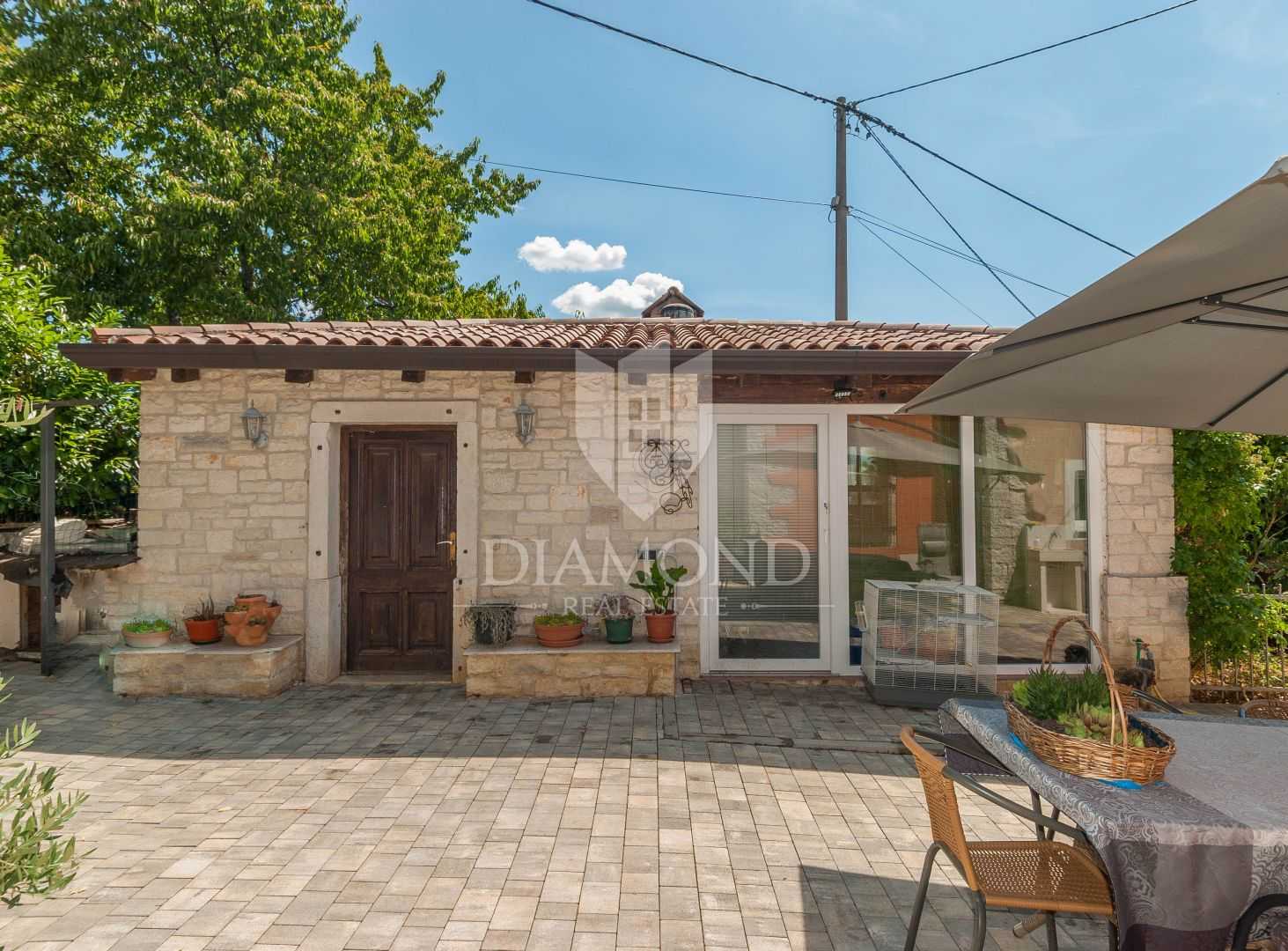 Talo sisään Buje, Istria County 12117766