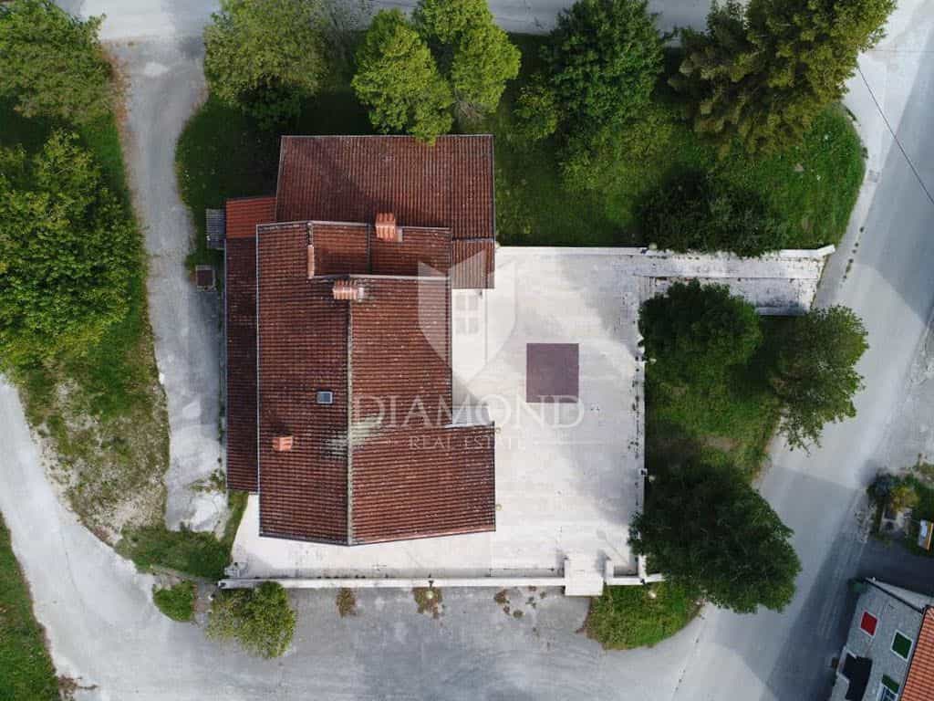 House in Oprtalj, Istria County 12117827