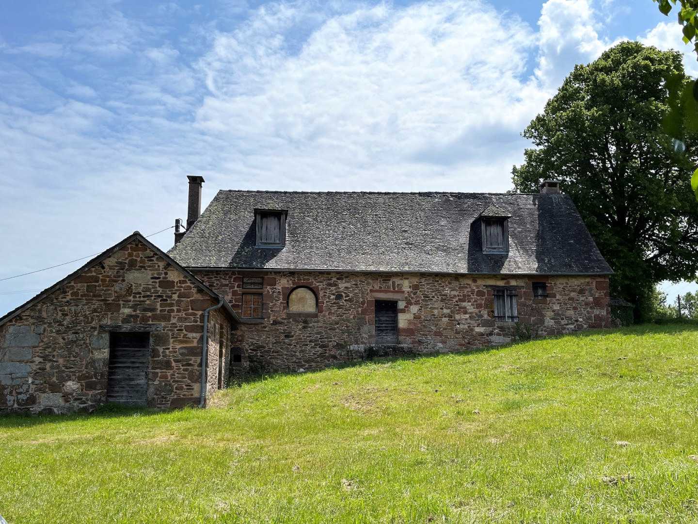 Будинок в Terrasson-Lavilledieu, Nouvelle-Aquitaine 12118622