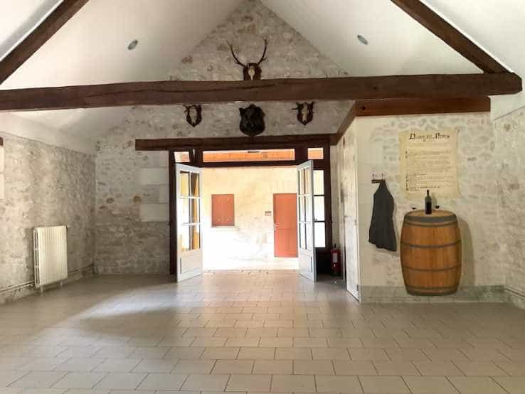 Talo sisään Montrésor, Centre-Val de Loire 12119725